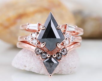 14K Gold Salt & Pepper Kite Diamond Engagement Ring Set
