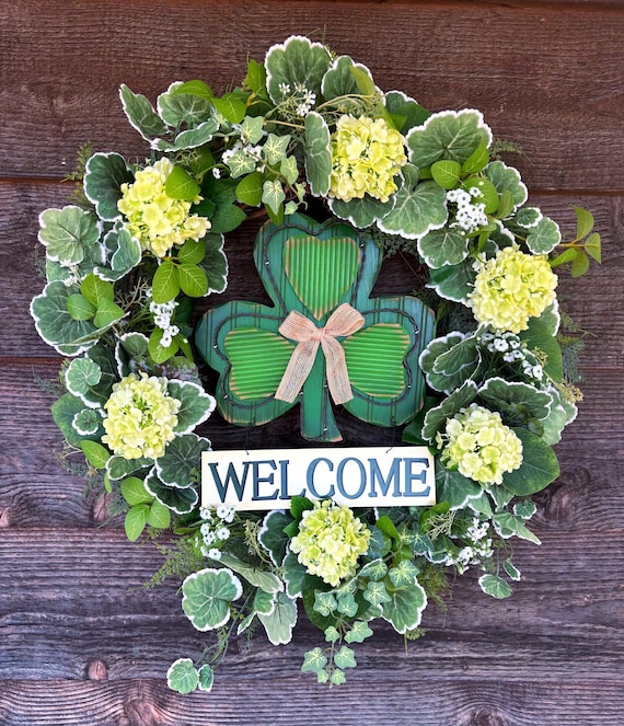 Bandiera Decorativa Per Esterni San Patrizio Con Mucca Delle Highland E Cappello Verde, Cm 71x101, Doppia Faccia