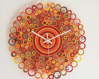 Horloge murale, horloge en papier, horloge unique, décoration murale de cuisine, cadeau de pendaison de crémaillère, art quilling, fabriqué en Italie