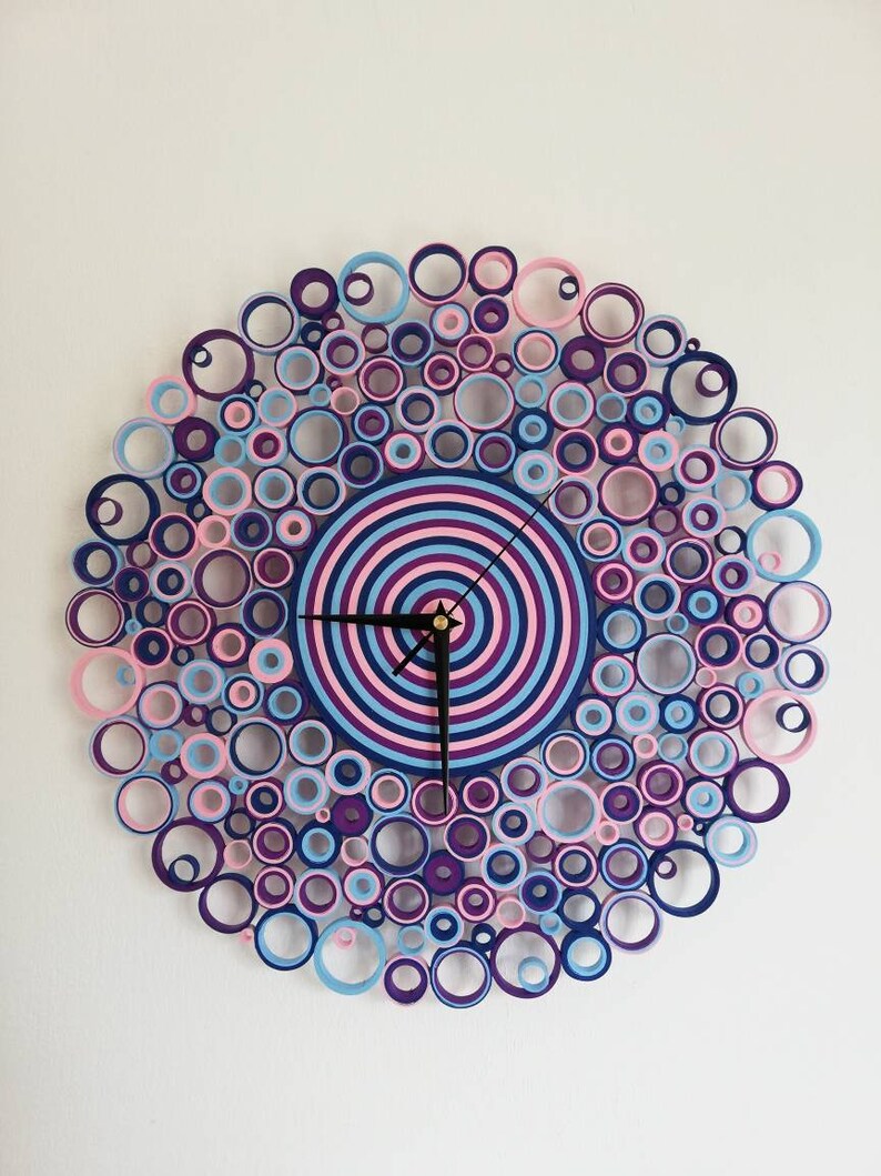 orologio con lancette nere