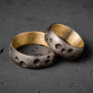 Ciricinus - wedding ring made of meteorite and quality gold (Sidera collection)