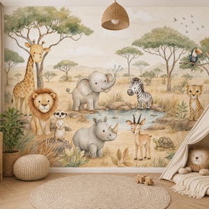 Pode incluir: Um mural em aquarela com animais da savana africana, incluindo uma girafa, um leão, um elefante, uma zebra, um rinoceronte, um guepardo e uma gazela. A cena inclui um lago, árvores e um tipi, ideal para um quarto infantil.