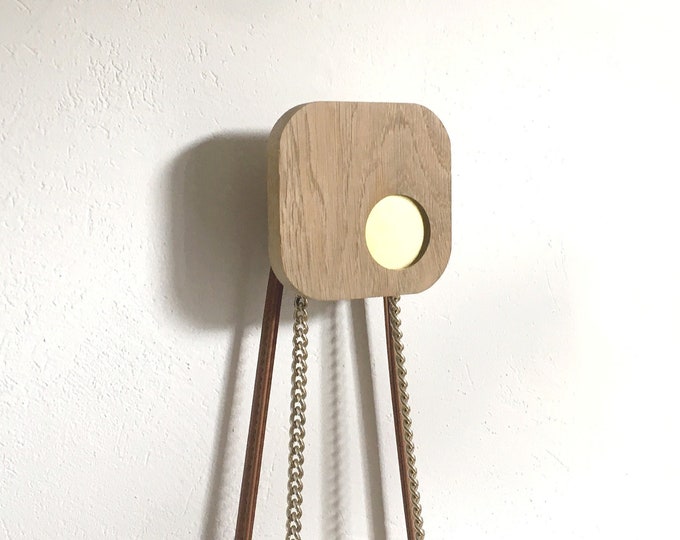 Coat hook in oak wood and brass, handmade in France - delivery to relay point