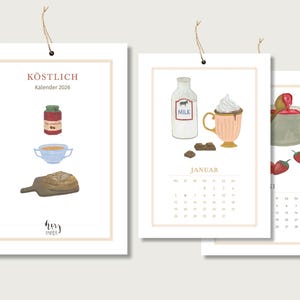 Puede incluir: Tres calendarios ilustrados con temática de comida. El primer calendario presenta un tarro de mermelada, un cuenco de sopa y pan sobre una tabla de cortar. El segundo calendario muestra una botella de leche, una taza de chocolate caliente y chocolate.