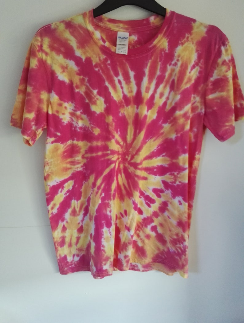 Tie dye t-shirt red/yellow swirl | Etsy