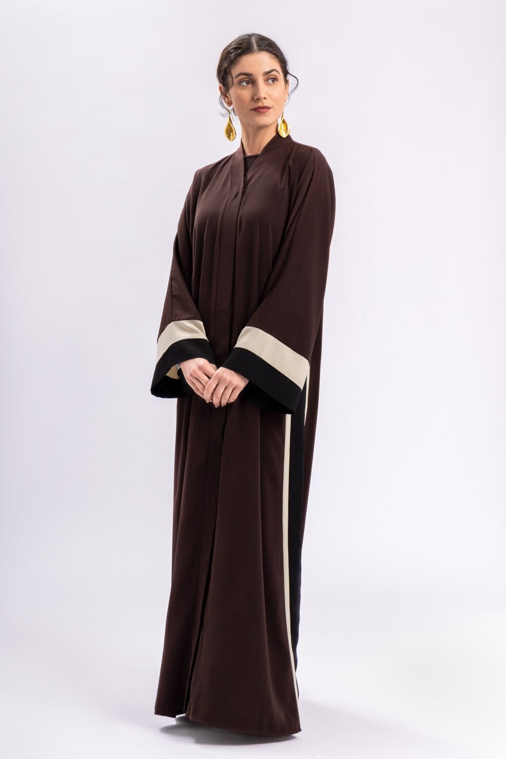 Open Button Abaya With Elastic Sleeves In Dark Brown