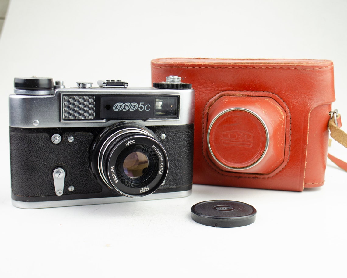 FED-5c-Soviet rangefinder small format camera (Camera 35 mm) and lens Industar-61 f2.8 52 mm, foto 2 de 5