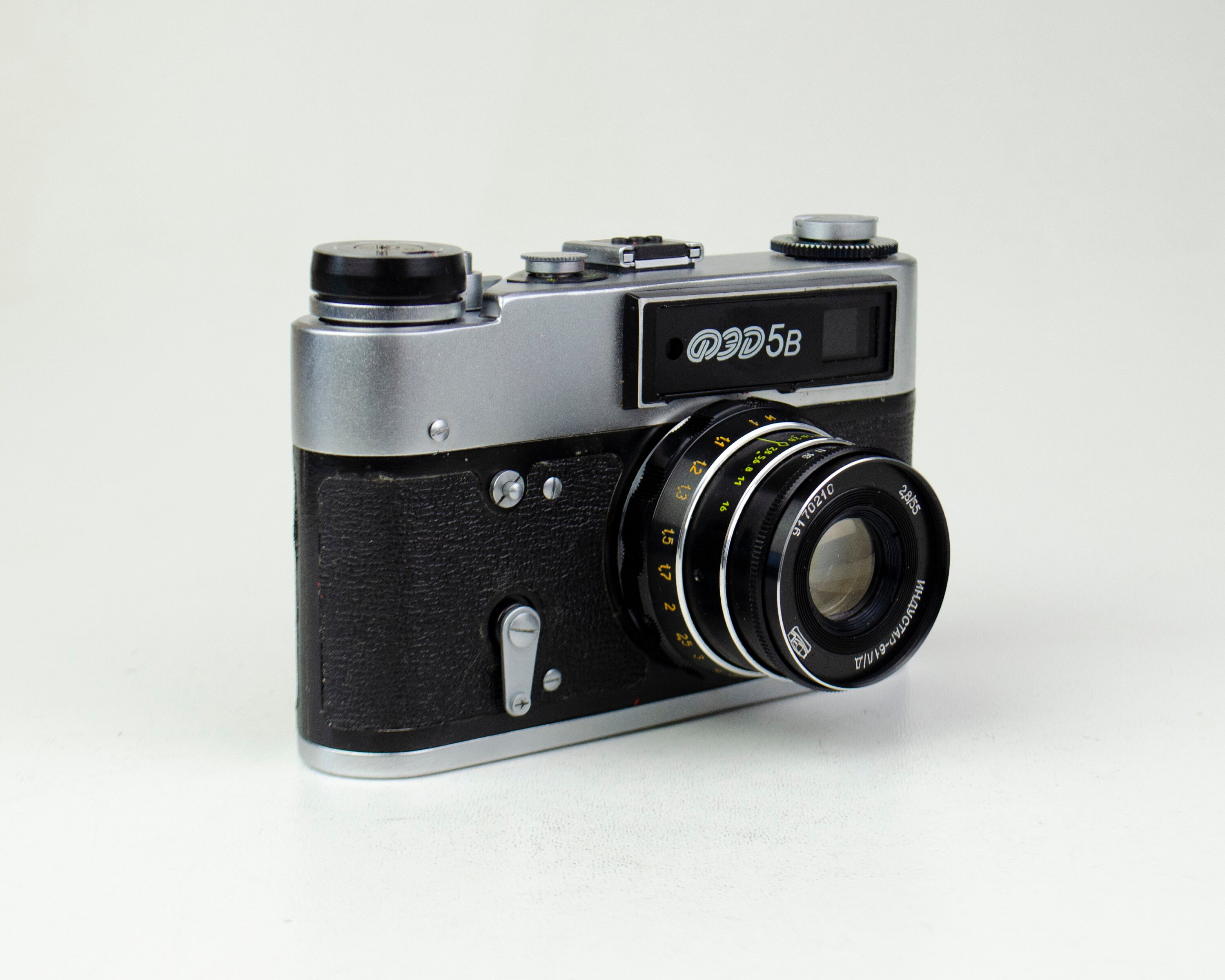 ソ連製の FED-5 B ビンテージ レンジファインダー 35 mm フィルム