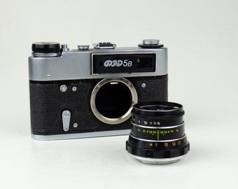 ソ連製の FED-5 B ビンテージ レンジファインダー 35 mm フィルム