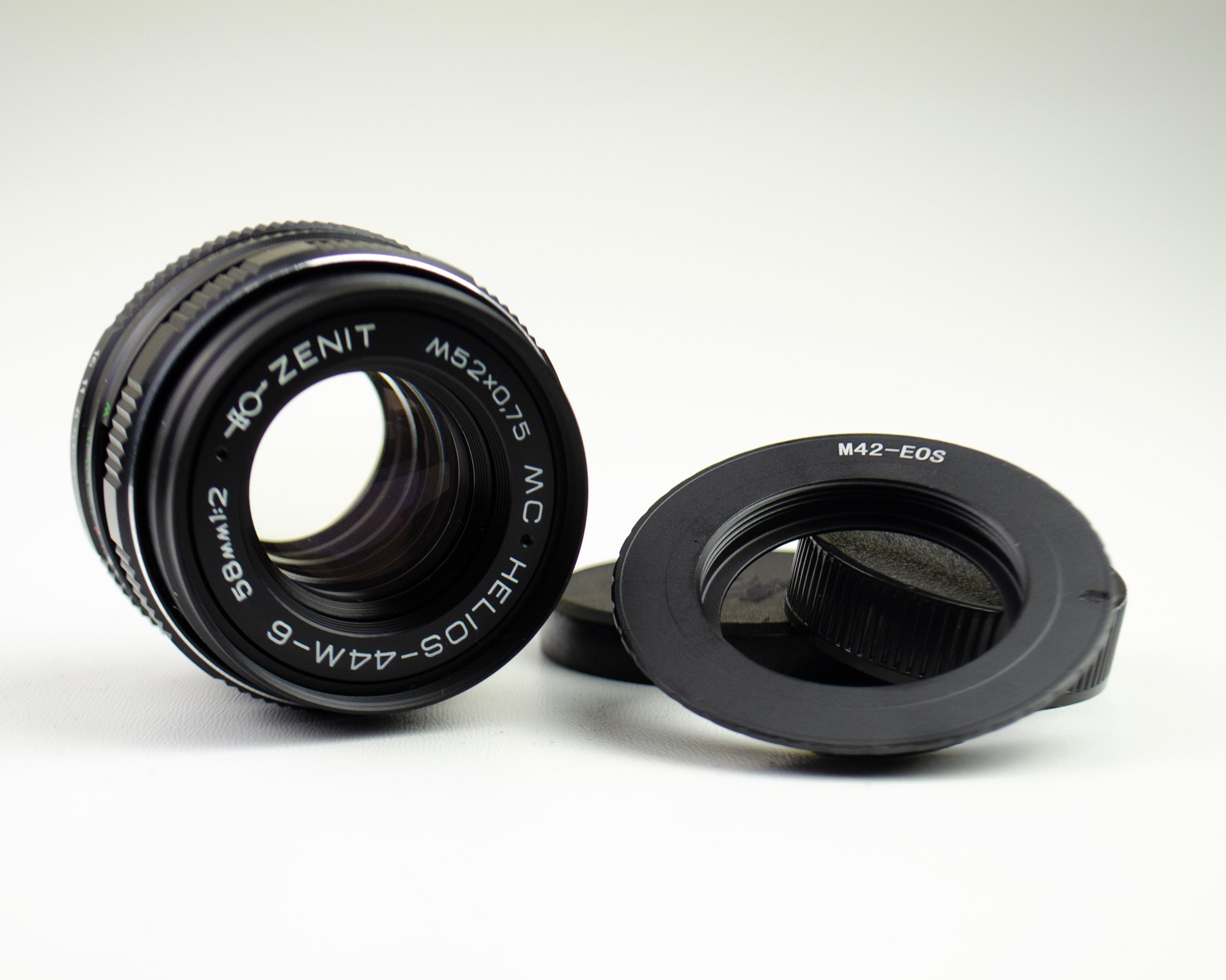 Helios-44 M-6 MC f 2.0/58 mm。Canon 用レンズマウント。レンズ