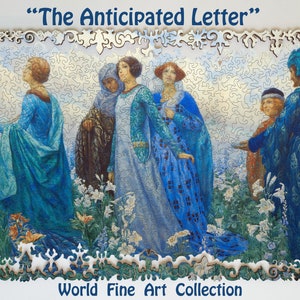 Op de afbeelding: Een vintage schilderij met de titel "The Anticipated Letter" toont vier figuren in een veld met witte bloemen. De figuren zijn gekleed in blauwe en witte kleding en kijken naar de rechterkant van het schilderij. Het schilderij is ingelijst met een decoratief houten frame.