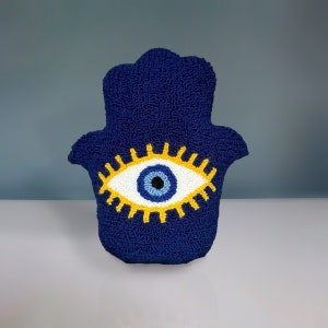 Fatima Hand Punch Needle Pillow – Hamsa Evil Eye Plush – Handmade Boho Decor – Protective Amulet Cushion – Nazar Boncuk Gift – Dorm Room