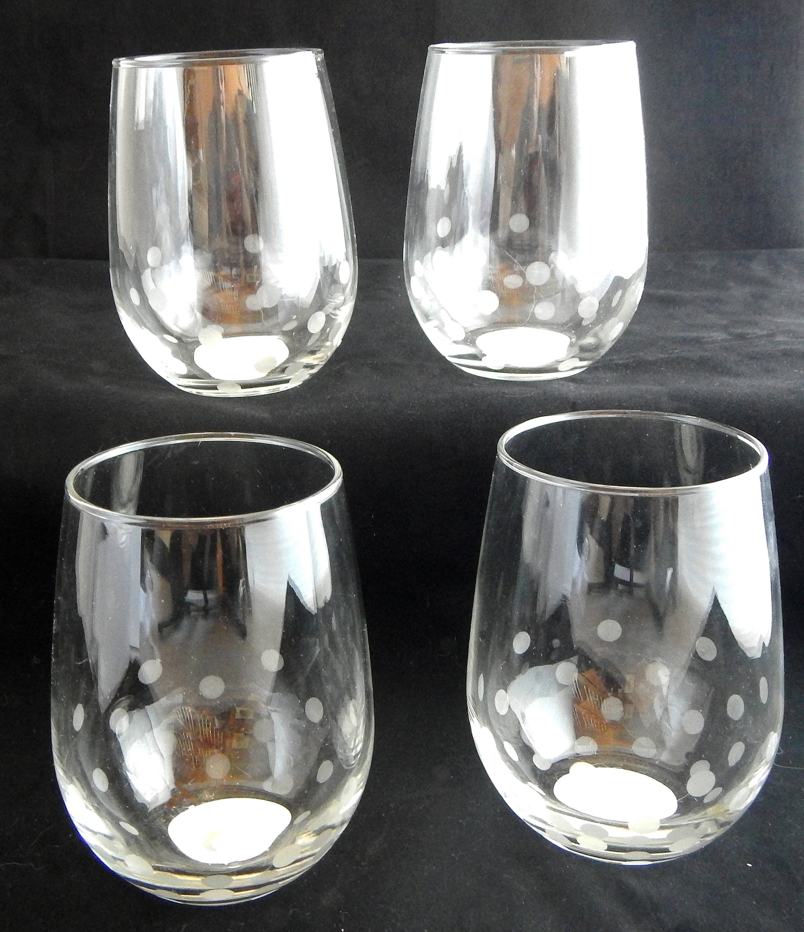 T Set Of 4 Stemless Wine Glasses With Etched Small Dots 17 Etsy