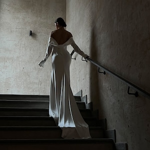 Weg von der Schulter Brautkleid | Brautkleid mit langem Schwanz | Langarm Brautkleid | Klassisches Brautkleid | Satin Brautkleid