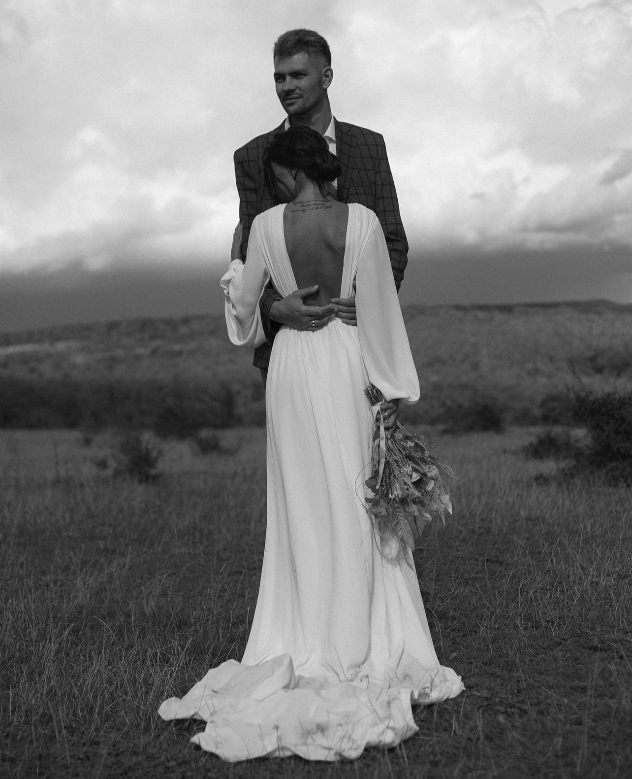 Robe de mariée en mousseline aérienne dos ouvert