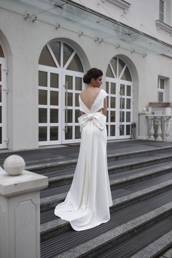 wedding dress with bow on back