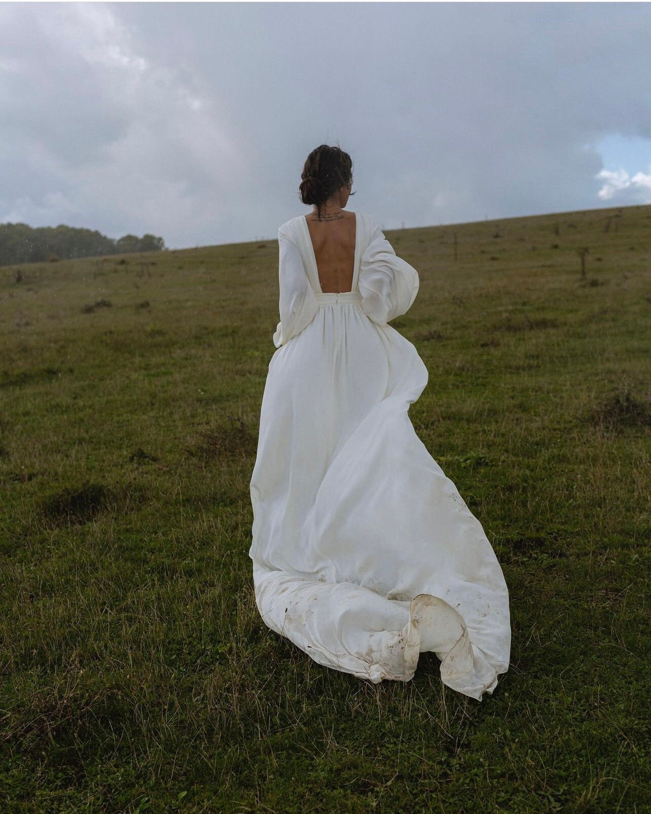 Robe de mariée en mousseline aérienne dos ouvert