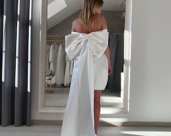 Mini robe de mariée | Robe à gros nœuds | Robe de mariée en satin | Robe ivoire | Robe de mariée simple|Robe à épaules dénudées|Robe de mariée|Robe blanc cassé