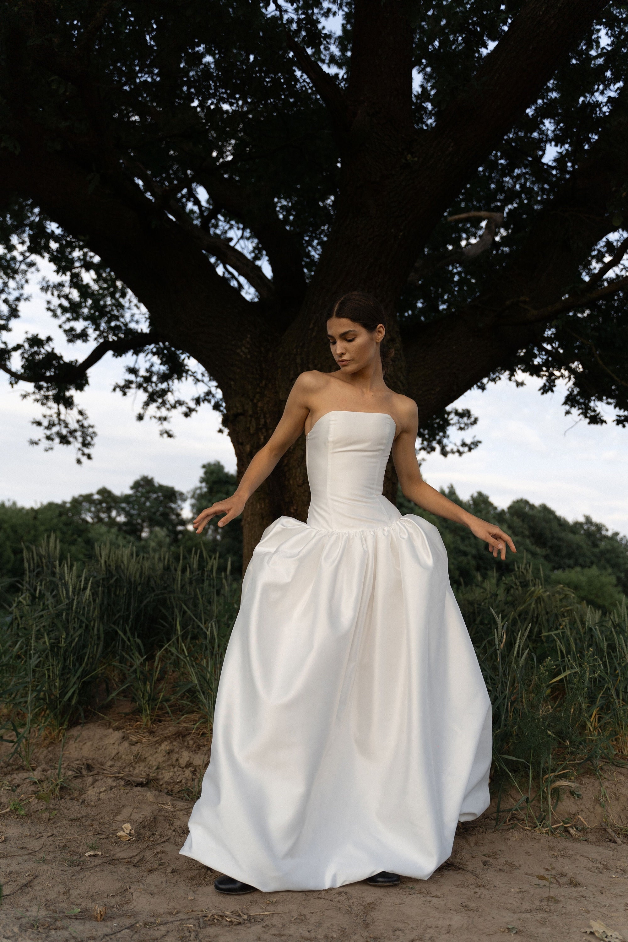drop waist engagement dress Drop waist wedding dress | Sleeveless minimalist Design | Taffeta wedding dress | Corset wedding dress with puff skirt