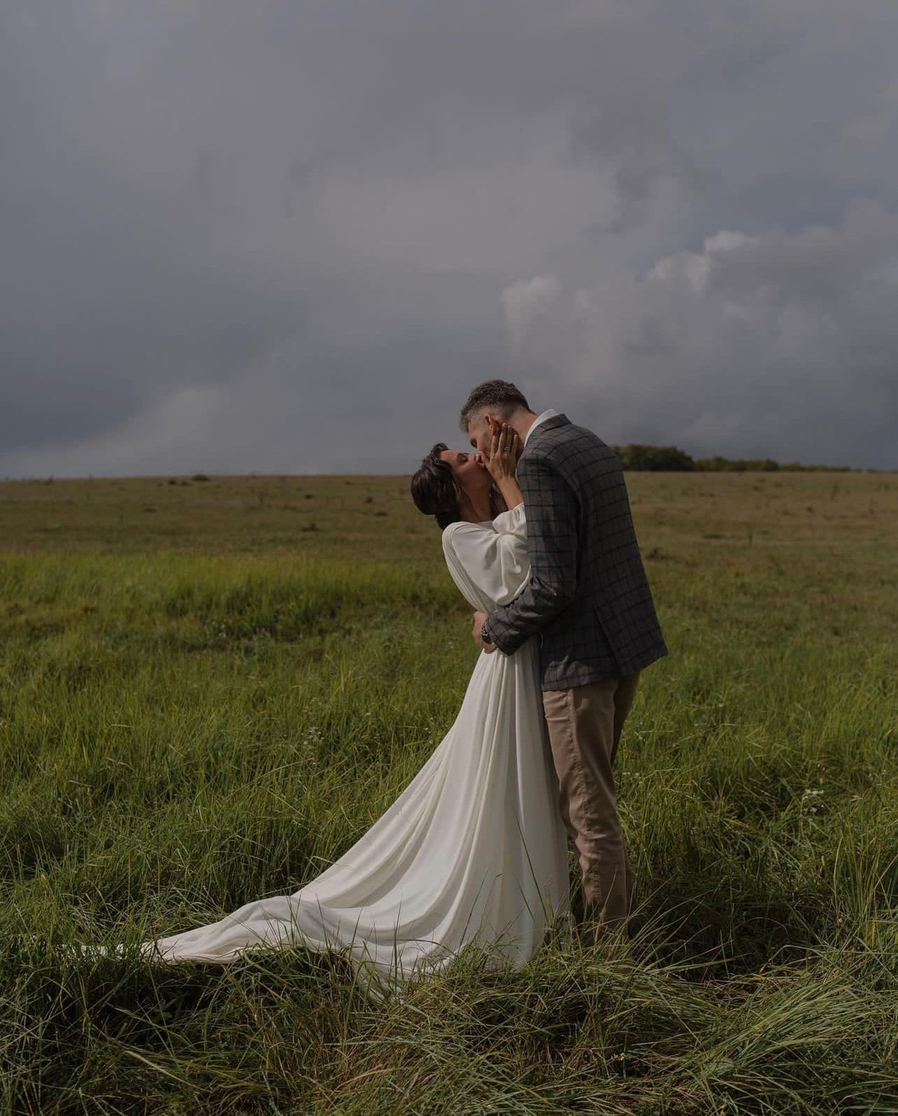 Robe de mariée en mousseline aérienne dos ouvert