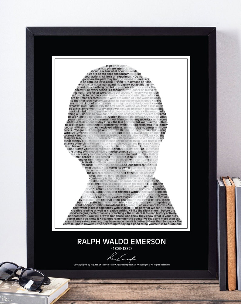 Puede incluir: Una impresi&oacute;n de arte tipogr&aacute;fico en blanco y negro con la silueta de una cabeza humana. La silueta est&aacute; compuesta por palabras y citas de Ralph Waldo Emerson, incluyendo "No seas demasiado t&iacute;mido y aprensivo con tus acciones. Toda la vida es un experimento." y "El antepasado de cada acci&oacute;n es un pensamiento." La impresi&oacute;n incluye el t&iacute;tulo "Ralph Waldo Emerson" y las fechas "(1803-1882)".