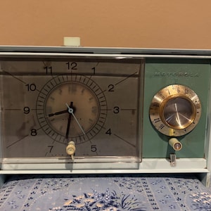 Vintage Motorola Clock Radio - Etsy