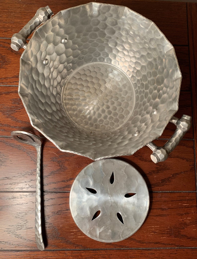 Vintage Everlast Forged Aluminum Bucket with Ladle 1950/'s 993