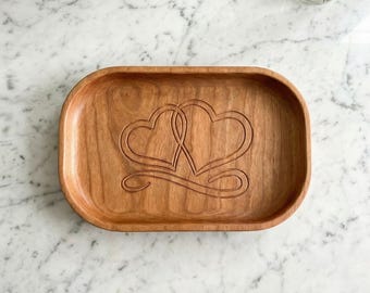 Vassoio a forma di cuore in legno: vassoio portaoggetti / vanità / chiavi e monete / adatto agli alimenti / San Valentino / anniversario / amore