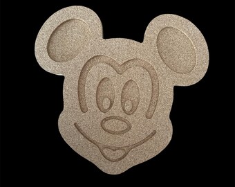Bacheca di sughero con spille da cialda di Topolino Disney