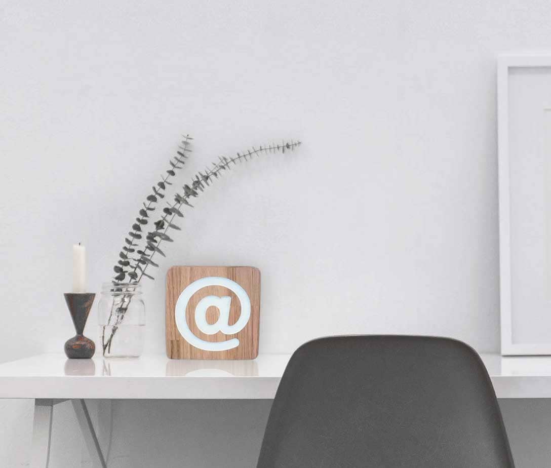 Panneau en Bois Massif Pour Signaler Un Accès Internet, avec Gravure Du @ Blanche