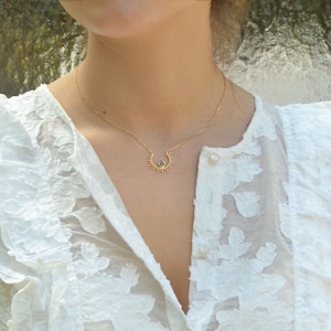 Gold plated sun and aventurine necklace - Comet
