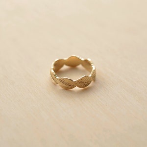 Gold plated leaf pattern ring Elm image 1