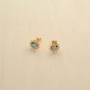 Gold-plated sun earrings adorned with an aventurine Comet image 2