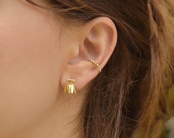 Gold plated tassel stud earrings - Shade