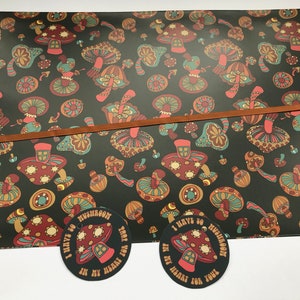 Cadeaupapier hippie, cadeauverpakking paddenstoelen, hippie, bohocadeau, paddopapier, paddenstoelen, paddenstoelen, leuke cadeaus, cadeaukaartjes en lint.