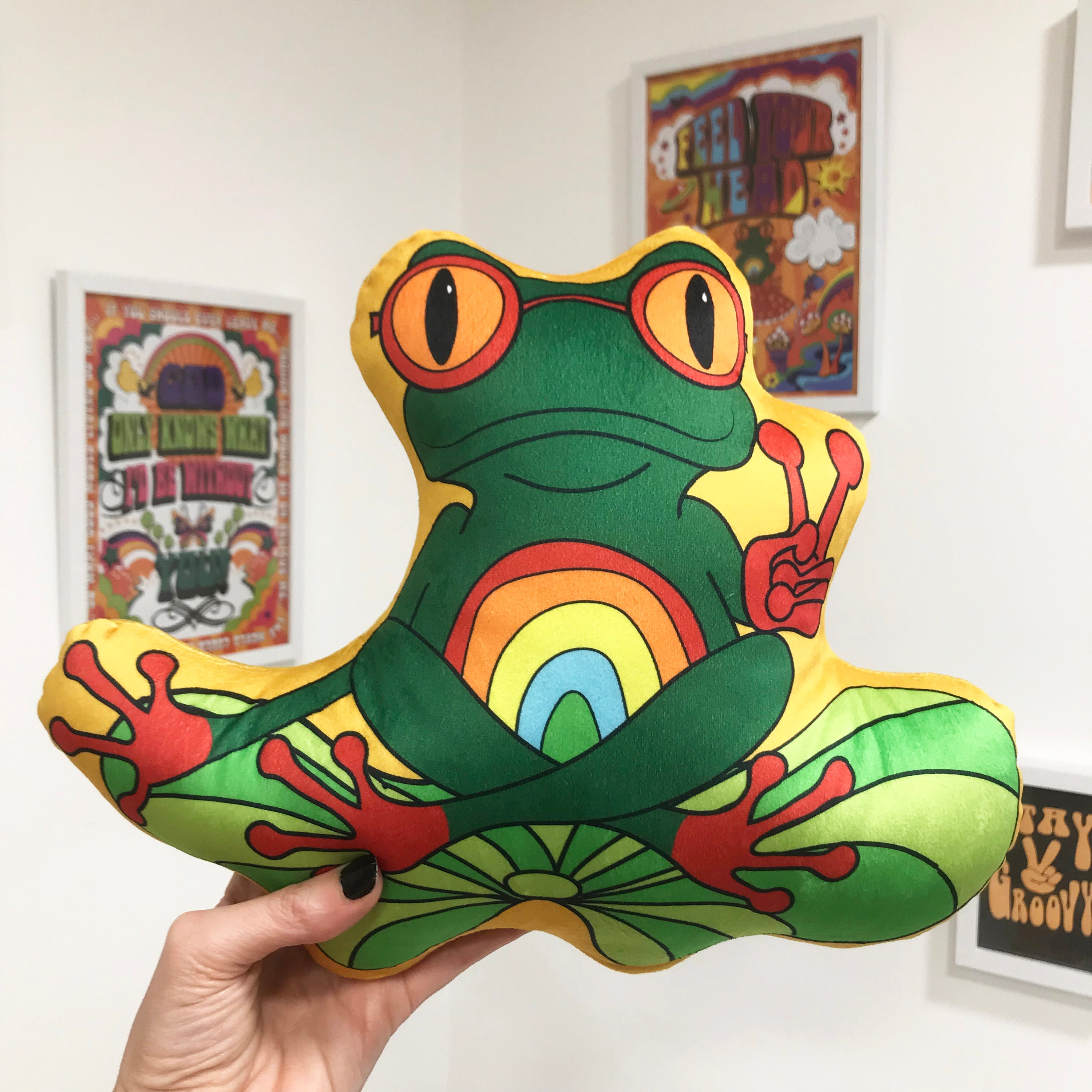 ヒッピー フロッグ クッション、ピース フロッグ ぬいぐるみ、ヒッピー