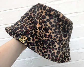 Chapeau de seau léopard, chapeau de fausse fourrure, chapeau de fourrure, chapeau à imprimé animal.