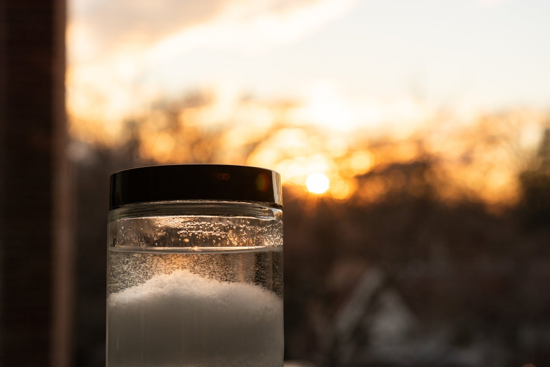 Storm Glass Barometer Jar Weather Forming Crystals Barometer Desktop