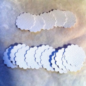 White textured cardstock miniature cake board/base