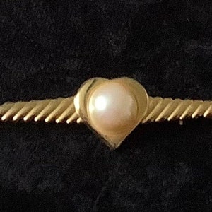 Vintage Faux Pearl Heart Detail Brooch Retro Goldtone Jacket Lapel Bar Pin Mid Century Jewelry Costume Jewellery image 1