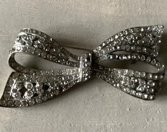 Vintage Large Bow Brooch Retro Silvertone Rhinestone Pin Mid Century Jewelry Costume Jewellery Gift for Her