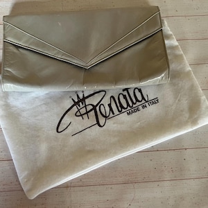 Vintage 1970er Jahre Renata Handtasche Hell Grau Kunstleder Clutch Bag Retro Umschlag Tasche Made in Italy Tasche Mid-Century Große Geldbörse