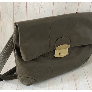 Sac à bandoulière vert kaki de la fin des années 90, sac à bandoulière en similicuir, sac à main en relief rétro, sac besace pliant, sac de Style Boho Hippie