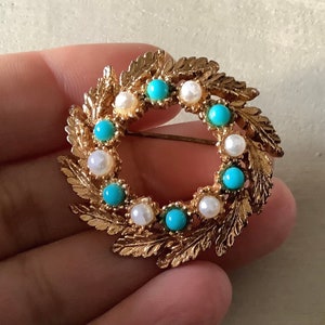 Vintage Wreath Goldtone Brooch Retro Turquoise Faux Pearl Pin Costume Jewelry Mid Century Round Brooch image 2