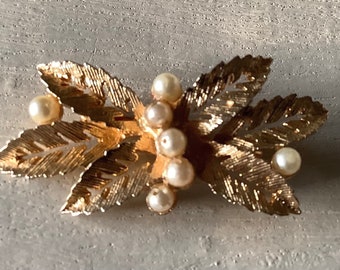 Vintage Small Leaves Brooch Retro Goldtone Faux Pearl Pin Mid Century Jewelry Costume Jewellery Gift for Her