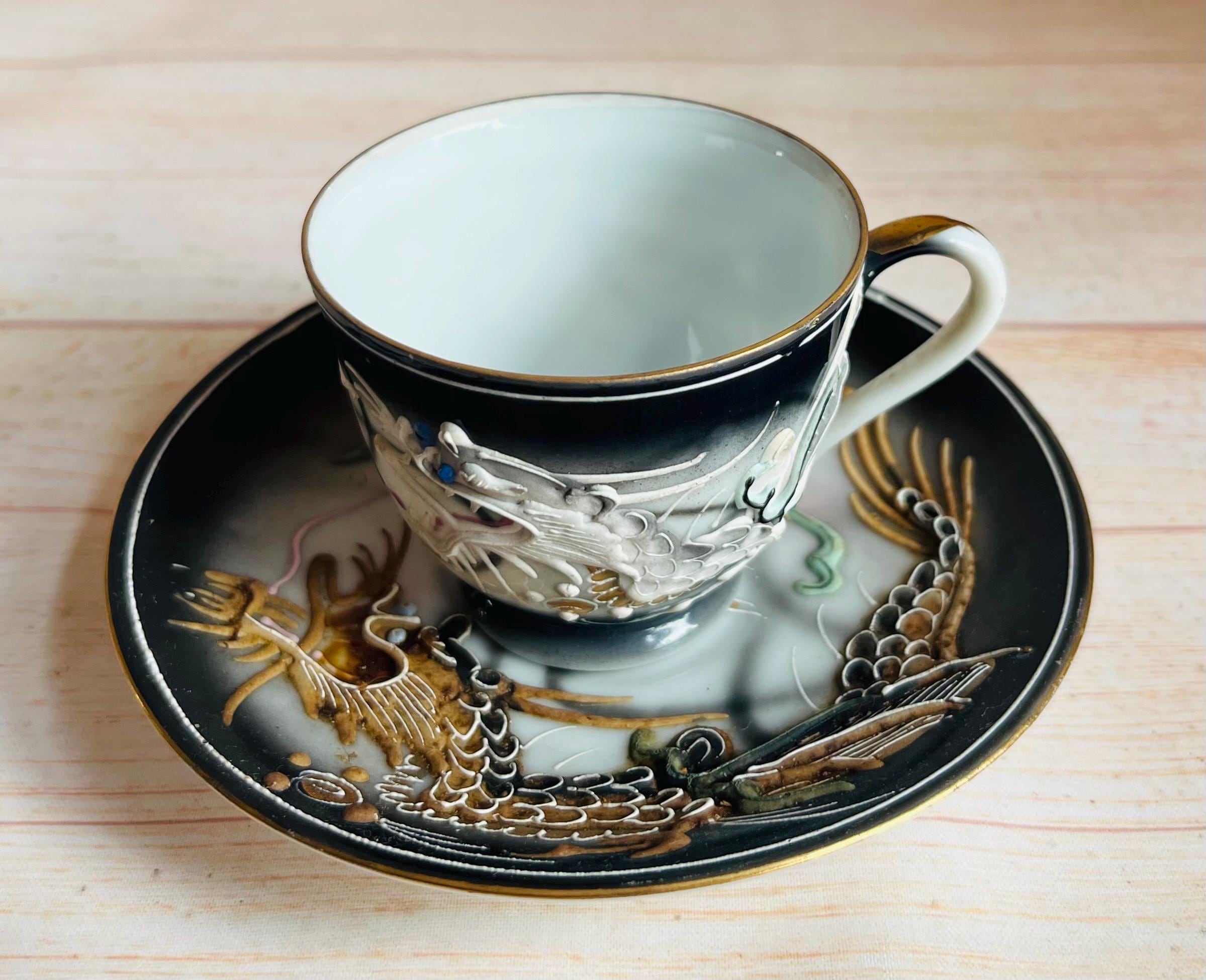 英国　ロイヤルクラウンダービー　陶器製 鳥の置物 金色 手描き模様 英国 ロイヤルクラウンダービー 陶器製 鳥の置物 金色 手描き模様