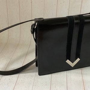 Bolso de mano vintage de cuero negro de los años 60, bolso de hombro retro mod Jonelle, bolso de asa superior de mediados de siglo, bolso preppy, bolso tipo caja