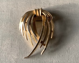 Vintage 1960s Ribbons Brooch Retro Goldtone Abstract Pin Steampunk Costume Jewelry Mid Century Brooch