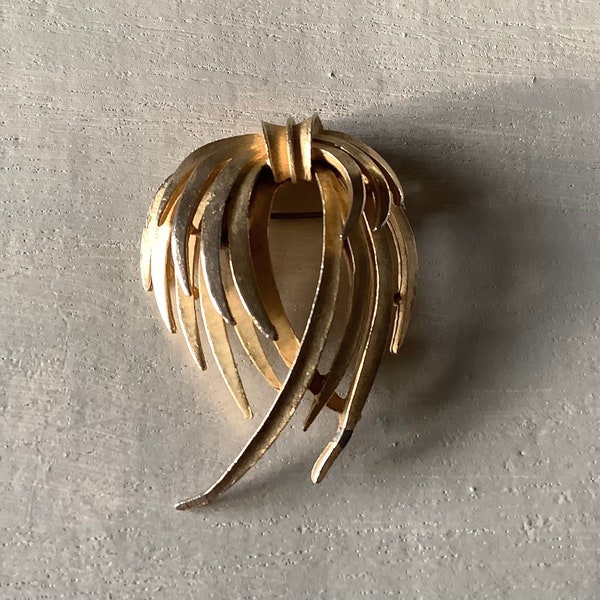 Vintage 1960s Ribbons Brooch Retro Goldtone Abstract Pin Steampunk Costume Jewelry Mid Century Brooch