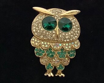 Vintage Large Owl Brooch Retro Emerald Green Rhinestones Pin Goldtone Basemetal Animal Brooch Bird Pin Costume Jewelry Gift Idea